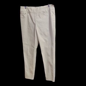 Ruby Rd. White Pants. Stretch Waist 3 Pockets. EUC